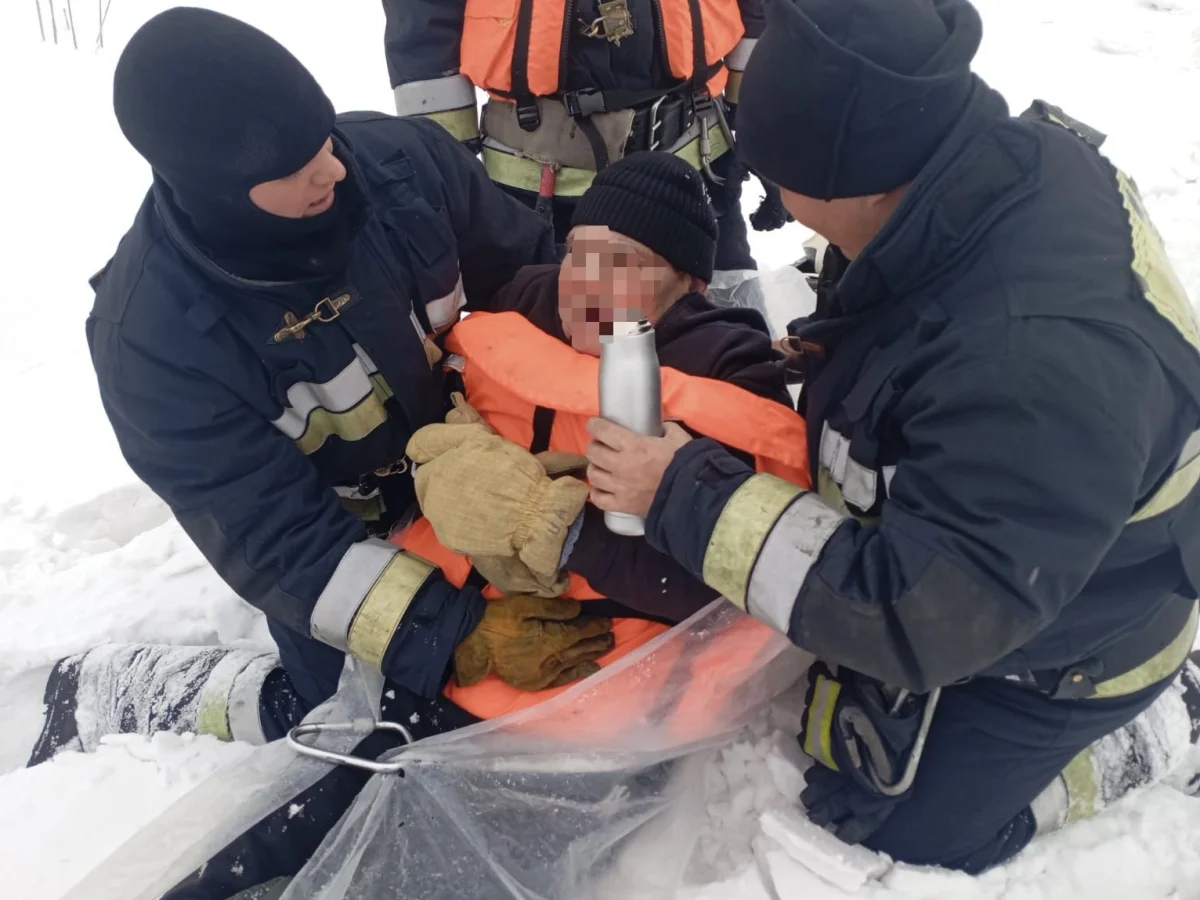 Рыбак едва не погиб в Риддере