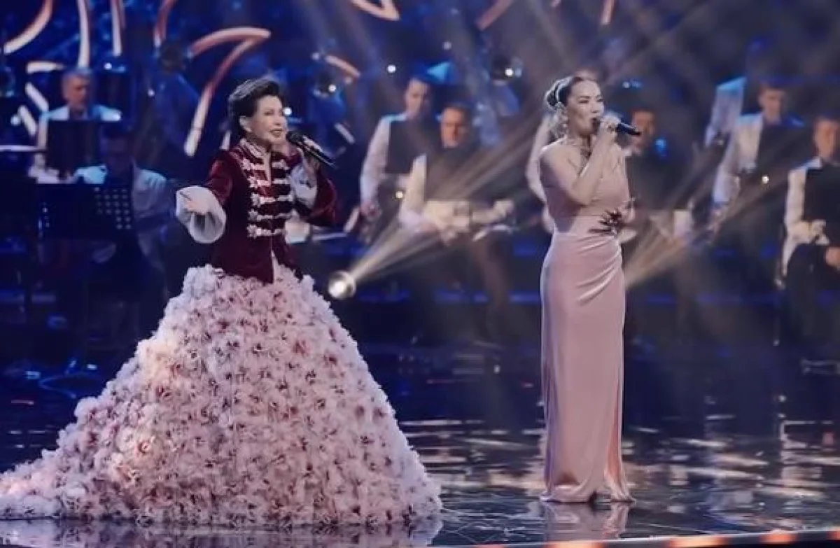 Аншлаг и овации: юбилейный концерт Розы Рымбаевой стал событием года в Алматы (ВИДЕО)