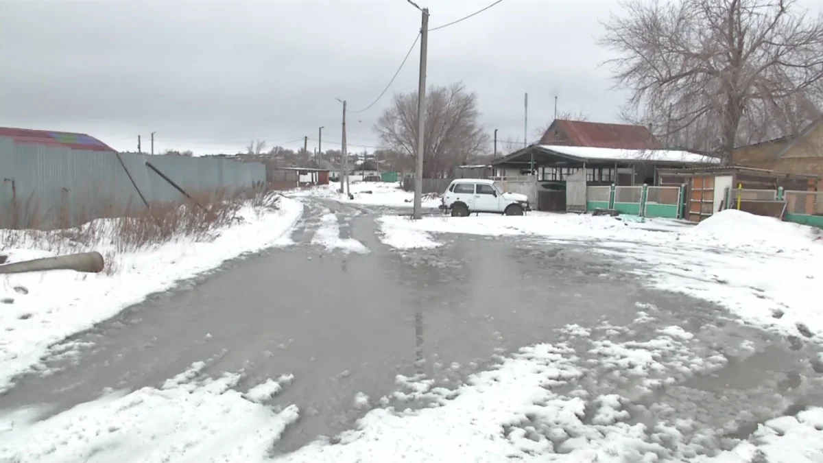 Коммунальная авария в Темиртау: улицы города затопило холодной водой