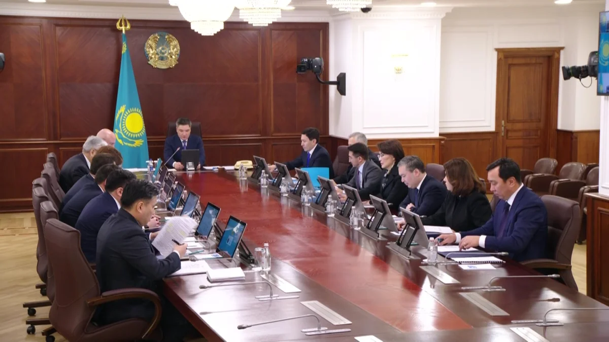 Олжас Бектенов Президент пәрменін іске асыру бойынша кеңес өткізді