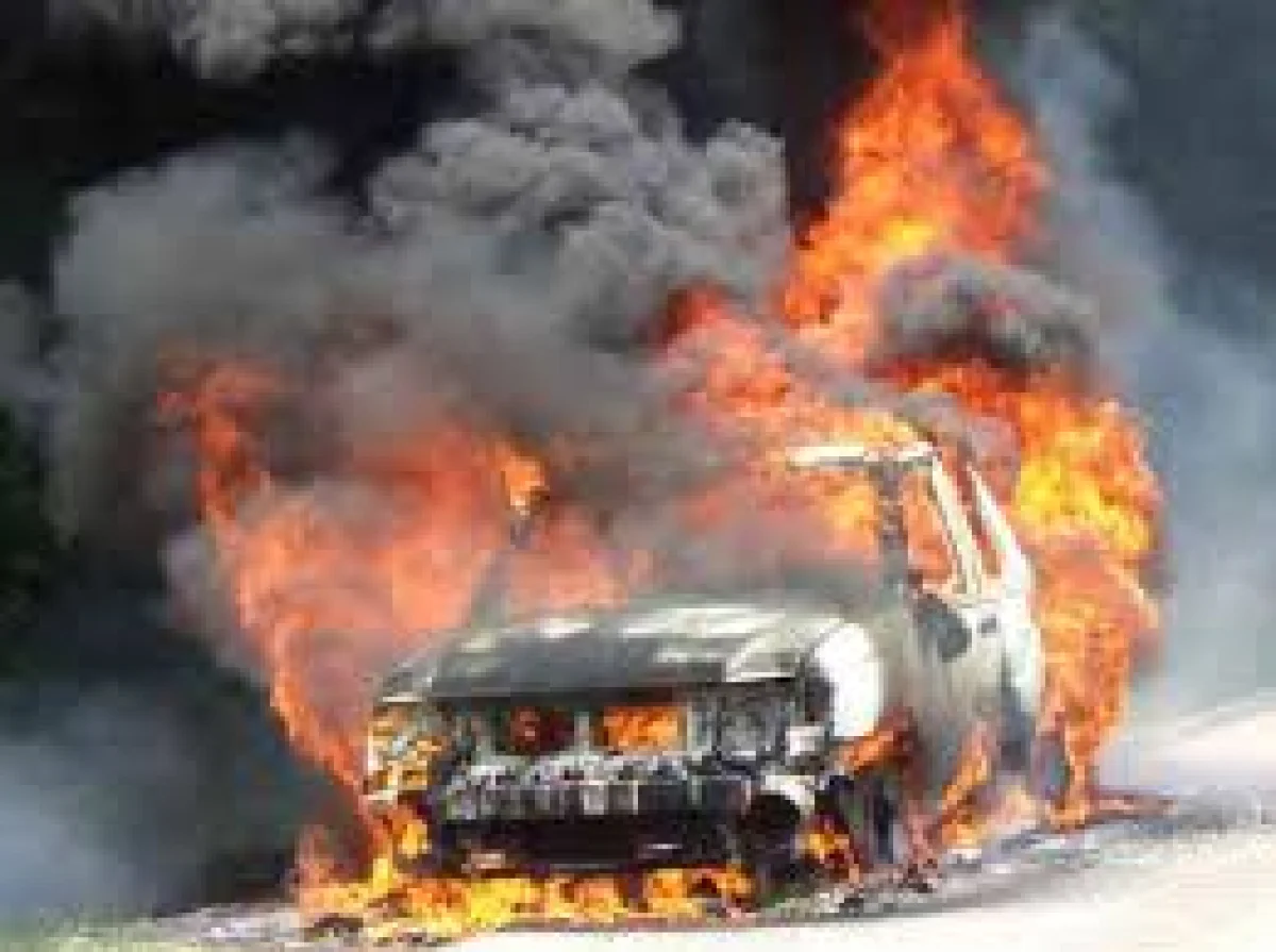 Қызының қымбат көлігін өртеп жіберген