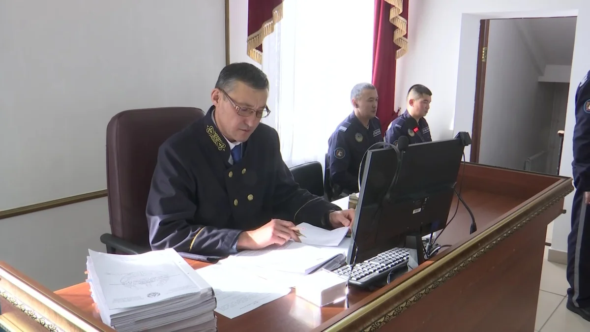 Күйеуін пышақтап өлтірді деп айыпталған әйелдің ісі қайта қаралуда