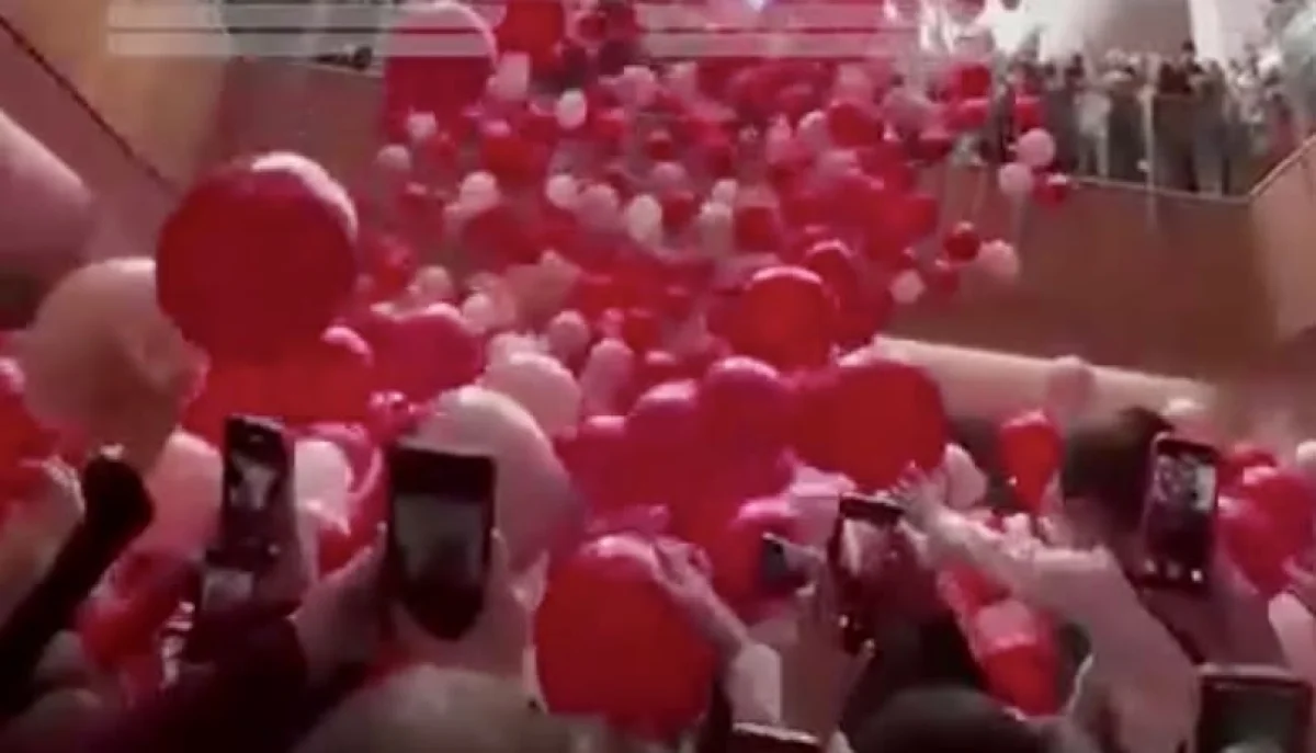 Два человека пострадали в массовой давке из-за Дня влюбленных в Уфе