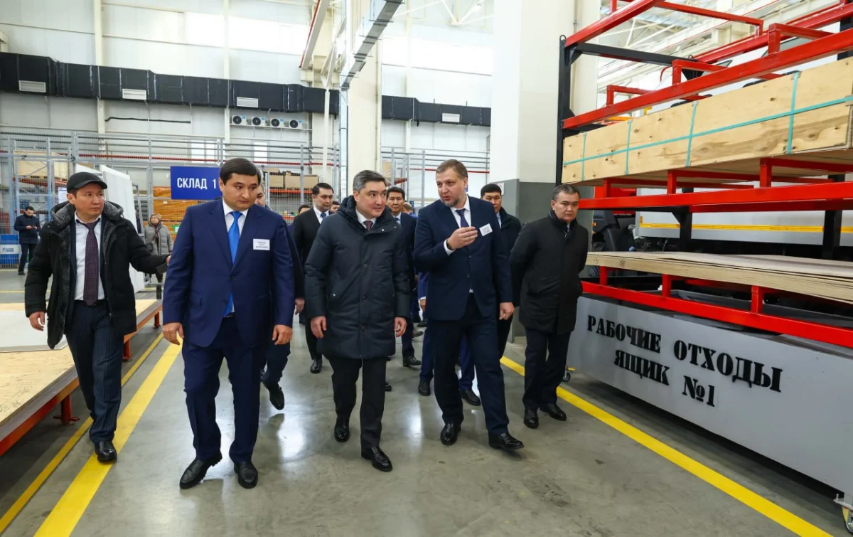 Олжас Бектенов Президенттің тапсырмаларын орындау аясында өнеркәсіптік және цифрлық инфрақұрылым салаларындағы жобалардың жүзеге асырылу барысын тексерді