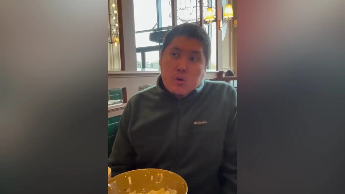 Уволили сотрудника с аутизмом: новые подробности скандала с сетью бургерных в Казахстане