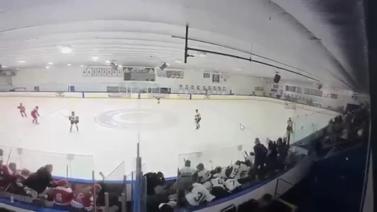 Мужчина устроил стрельбу во время детского хоккейного матча в США