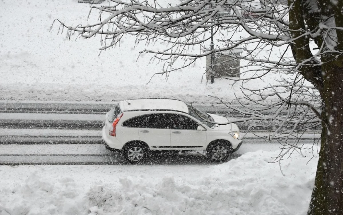 Непогода на трассах: водителей предупреждают об осадках в семи регионах Казахстана