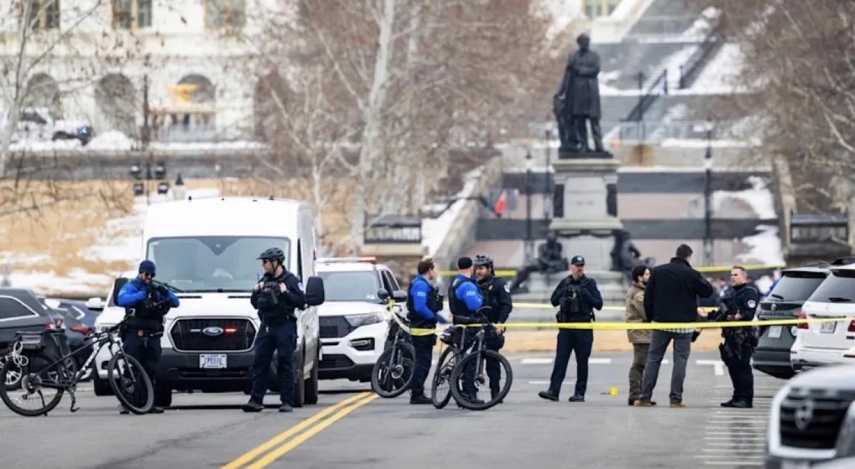 Бежал к Капитолию с дробовиком: в Вашингтоне задержан 18-летний мужчина