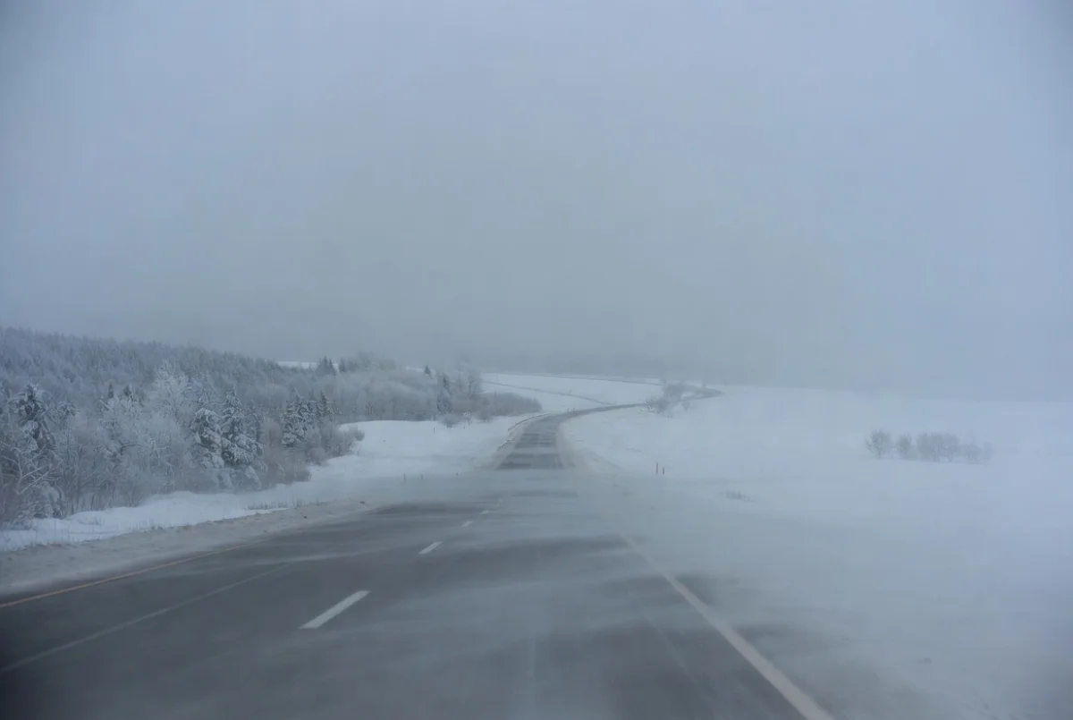 Из-за непогоды закрывают участки трасс в двух регионах Казахстана