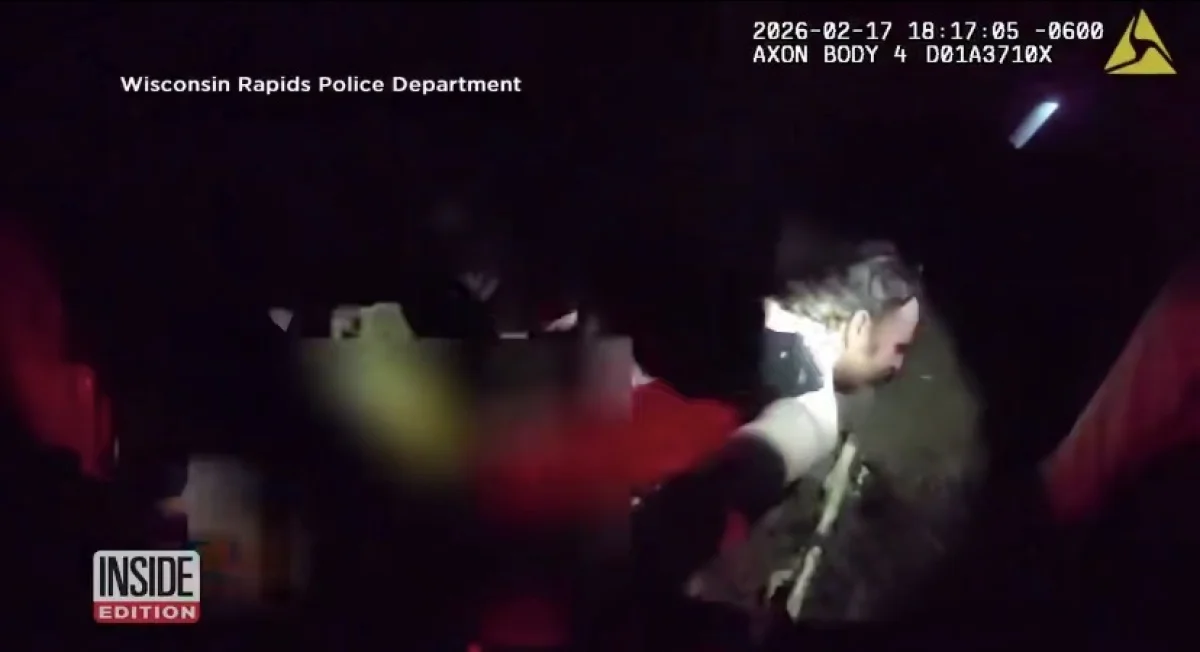 Обнажённый мужчина угнал машину скорой помощи