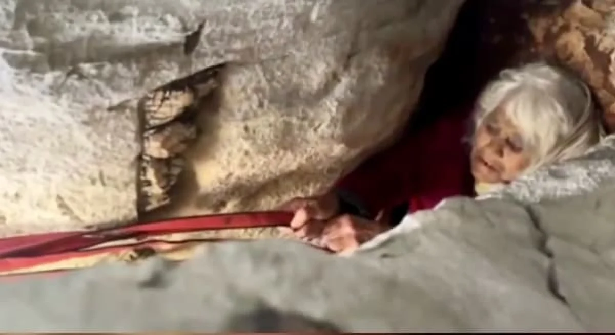 Турецкая бабушка с переломами провела сутки в горах