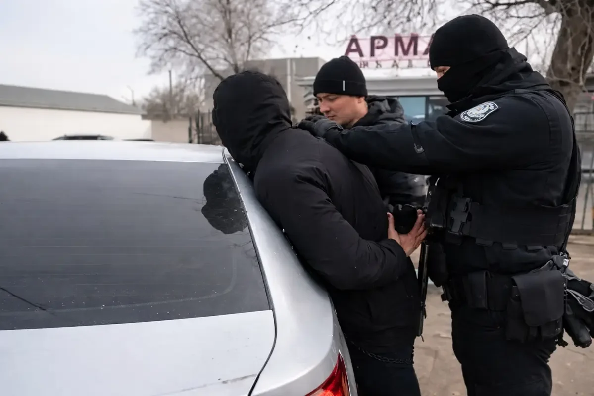 Расхитителей промышленных труб поймали в Жанаозене