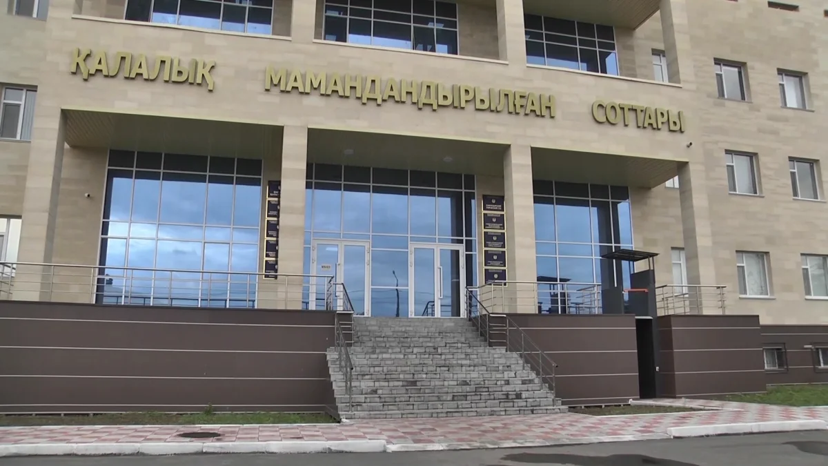 Павлодарда жетпісті алқымдаған қария күйеуін пышақтап тастады