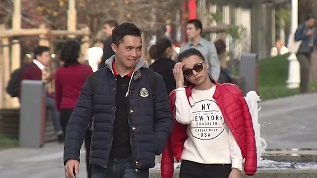 Сүйіктісіне банк қосымшасымен ақша аударып, астына хат жазған жігіт сотталды