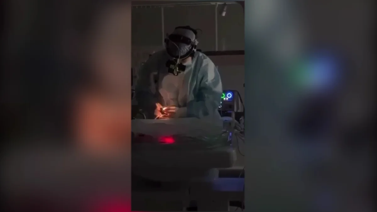 Шымкентте шала туған шақалақтың көзіне операция жасалды