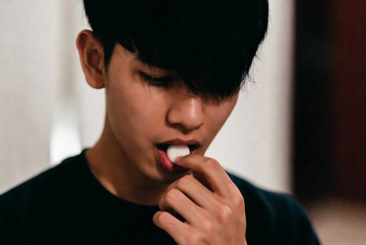 Ученые создали «умную» жвачку против кариеса