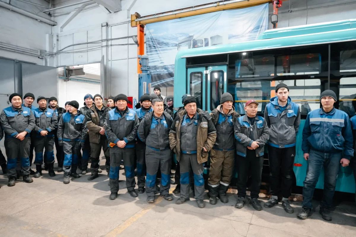 Еңбек адамының мүддесі басты назарда: «СемАЗ» ұжымы жаңа Конституцияны бірауыздан қолдады