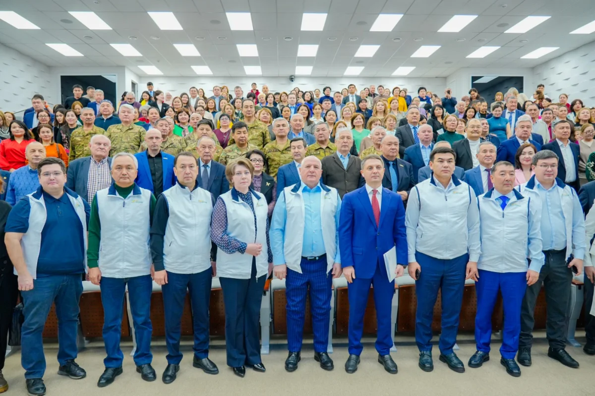 Проект новой Конституции обсудили со столичными преподавателями