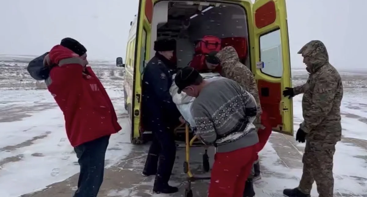 Вертолёт МЧС экстренно доставил пациента из Каражала в Жезказган