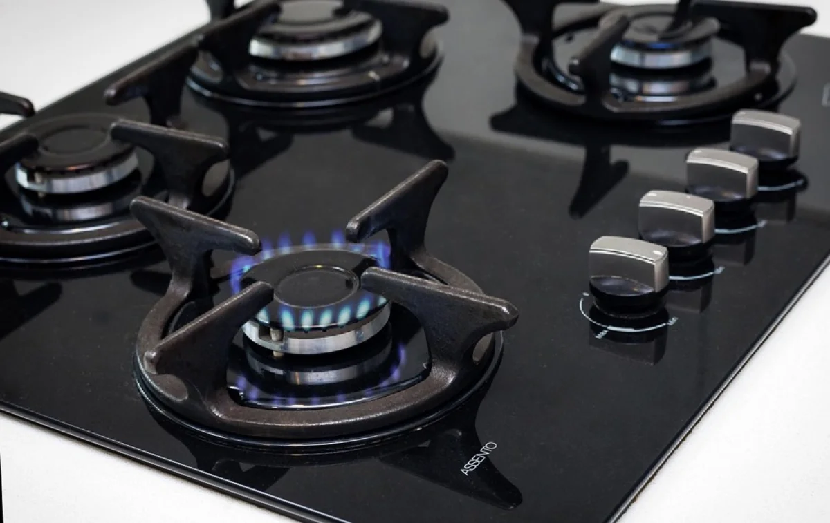 Пожарные спасли двоих детей из задымленной квартиры в Макинске