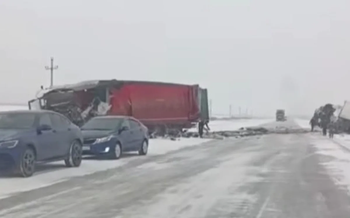 СҚО-да екі жүк көлігі соқтығысып, бір жүргізуші мерт болды