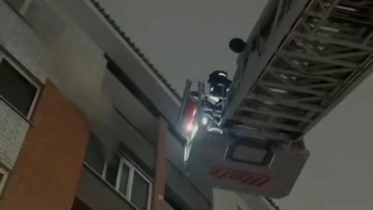 Петропавлда өртенген үйден 100-ден астам адам эвакуацияланды