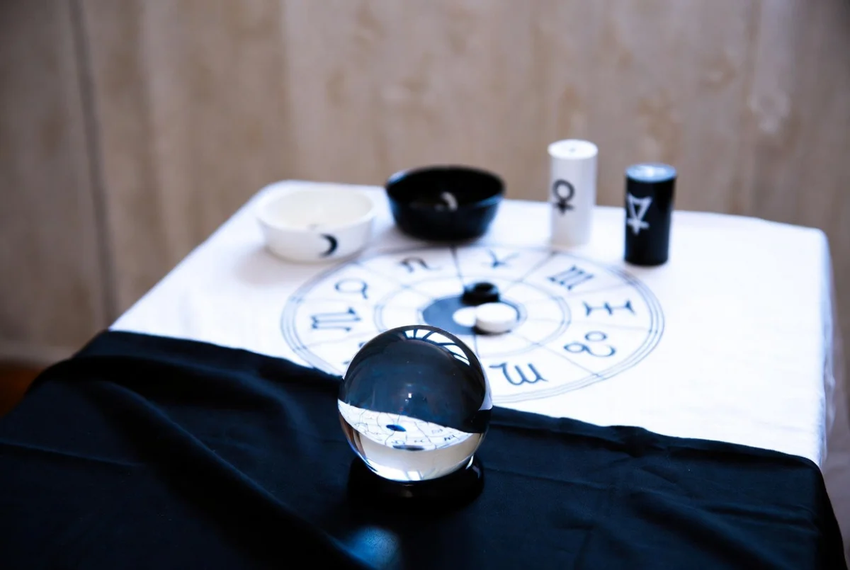 Гороскоп на 12 марта 2026 года: звёздный прогноз для каждого знака зодиака