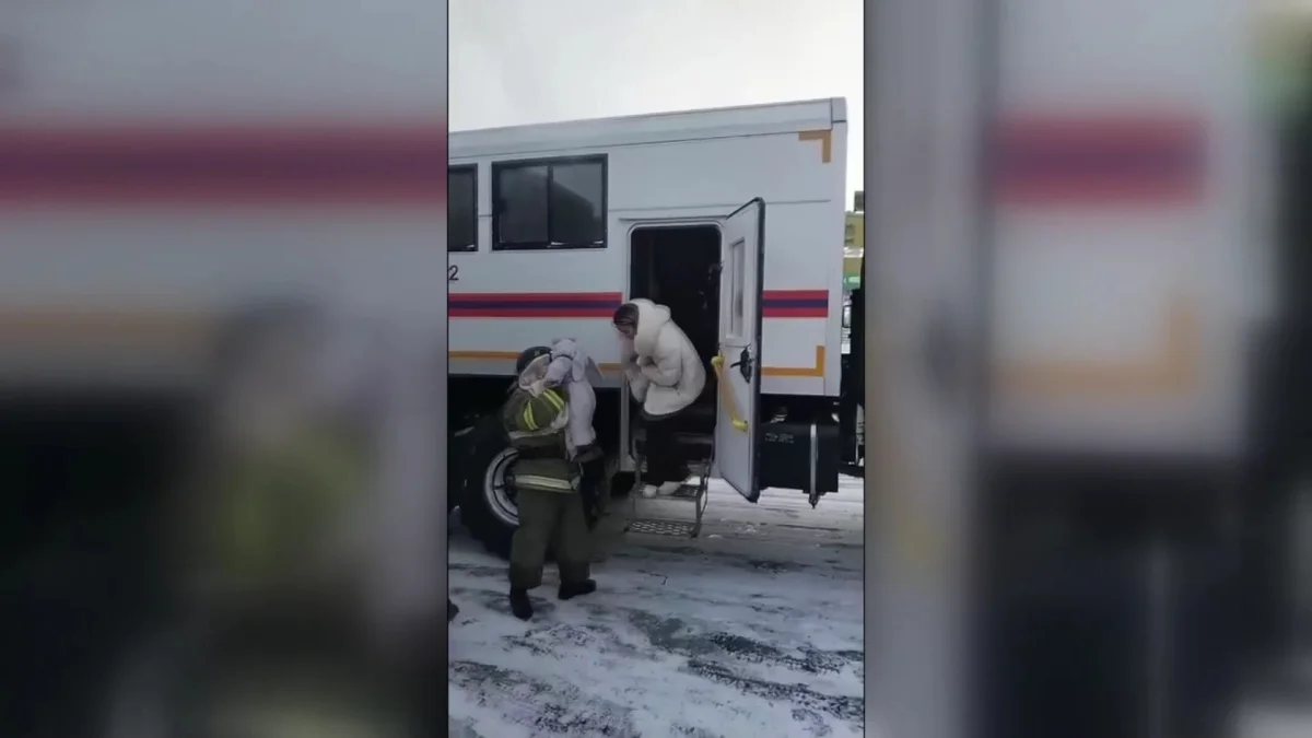 Более 400 человек вызволили спасатели из снежного плена в Карагандинской области