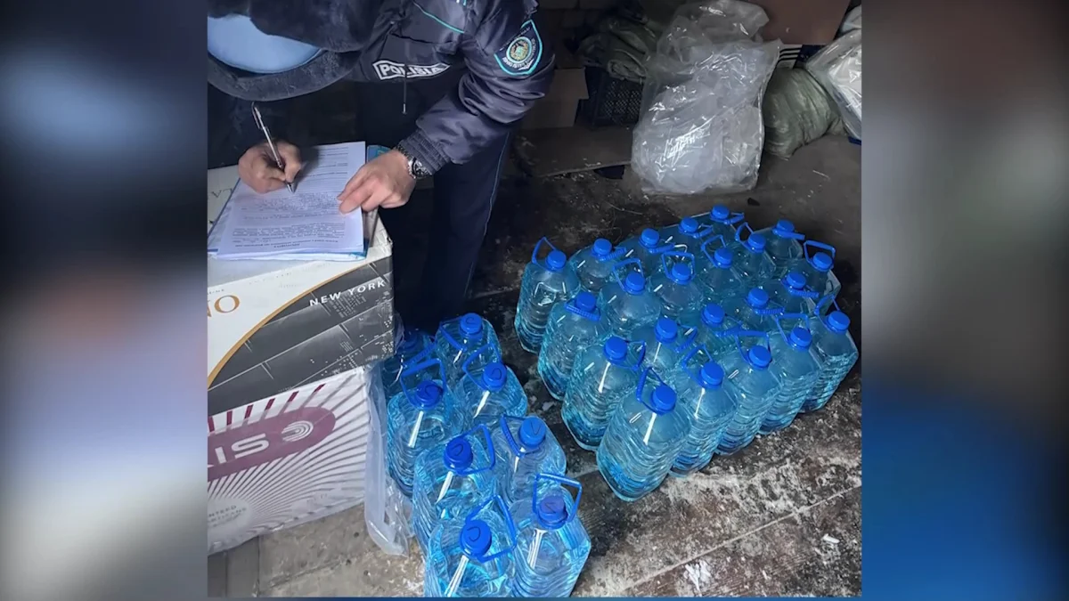 Суррогатный алкоголь и сигареты в собственном гараже продавал житель Петропавловска