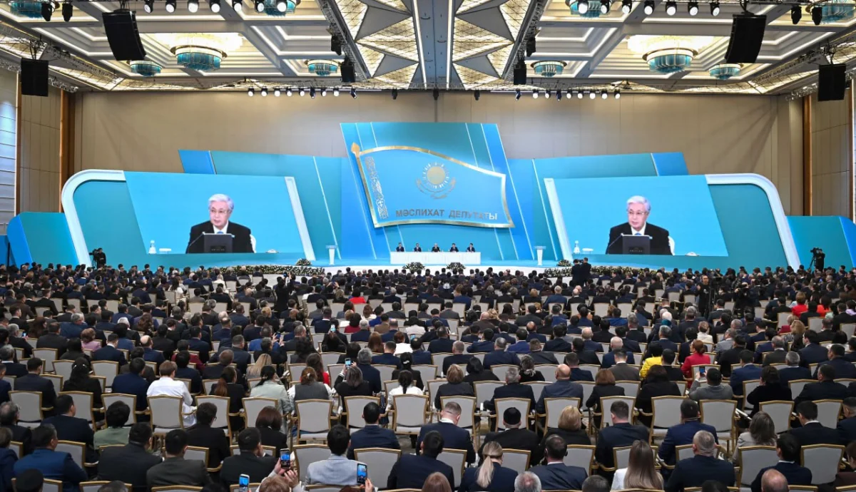 Әр тарауы мен бабына баса мән беріп, әрбір сөздің мағынасына терең үңілдім – Президент жаңа Ата Заң жобасын дайындауға атсалысқанын айтты