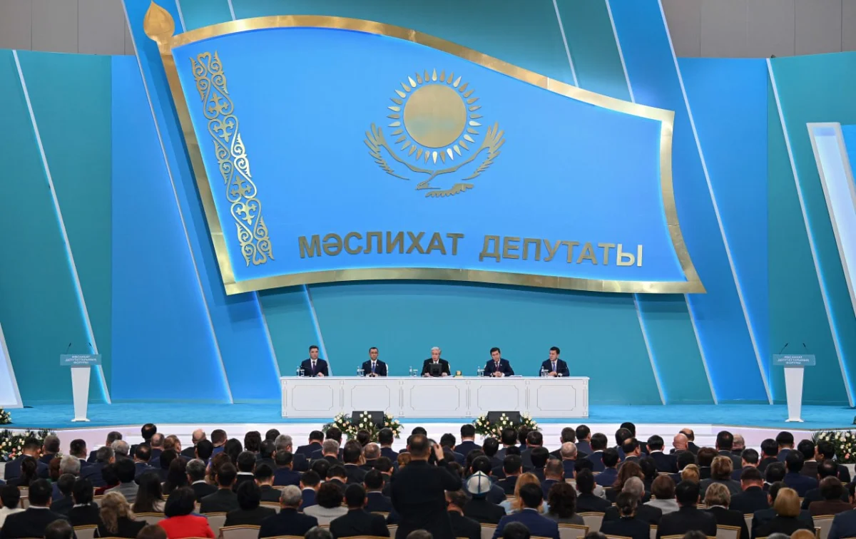 «Кейін мен де атсалыстым деп, мақтанышпен айта аласыздар»: Президент жастарды референдумға белсене қатысуға шақырды