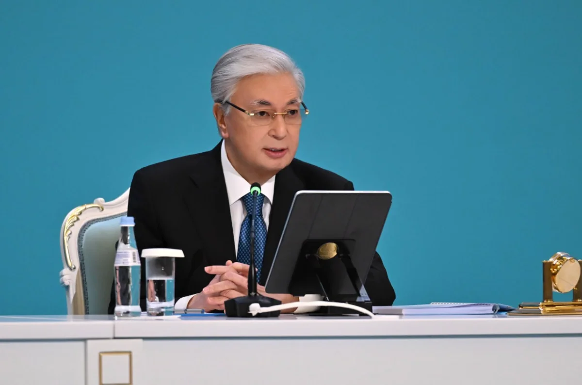 "Мәслихаттардың өкілеттігін одан әрі кеңейтіп, нақтылай түсу қажет", - Президент