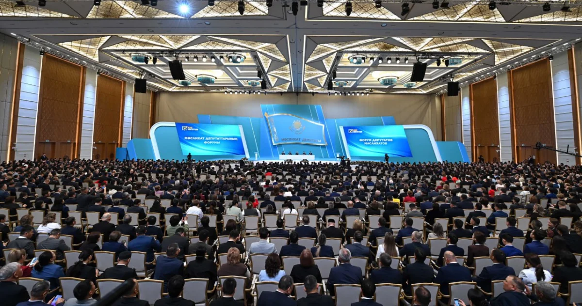 Тоқаев: жаңа Ата заң – өркениеті бай, тарихы терең, мұраты биік, Әділетті, Қуатты, Қауіпсіз әрі Таза Қазақстанның төлқұжаты