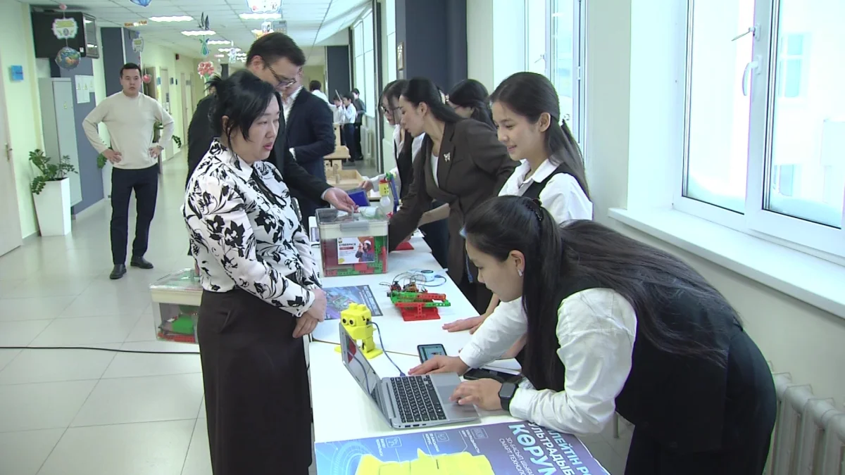 Астанада тың жоба: жасанды интеллект мектеп бағдарламасына енгізілді
