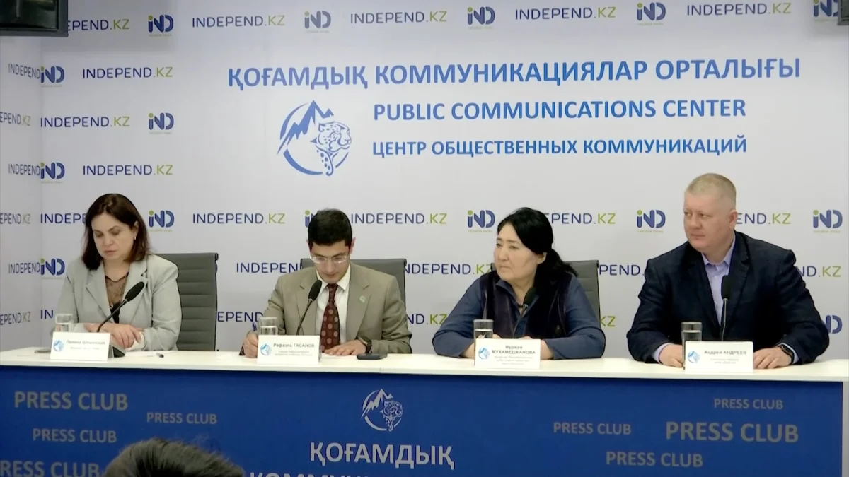 Независимые наблюдатели провели в Алматы второй брифинг штаба по подготовке к предстоящему референдуму