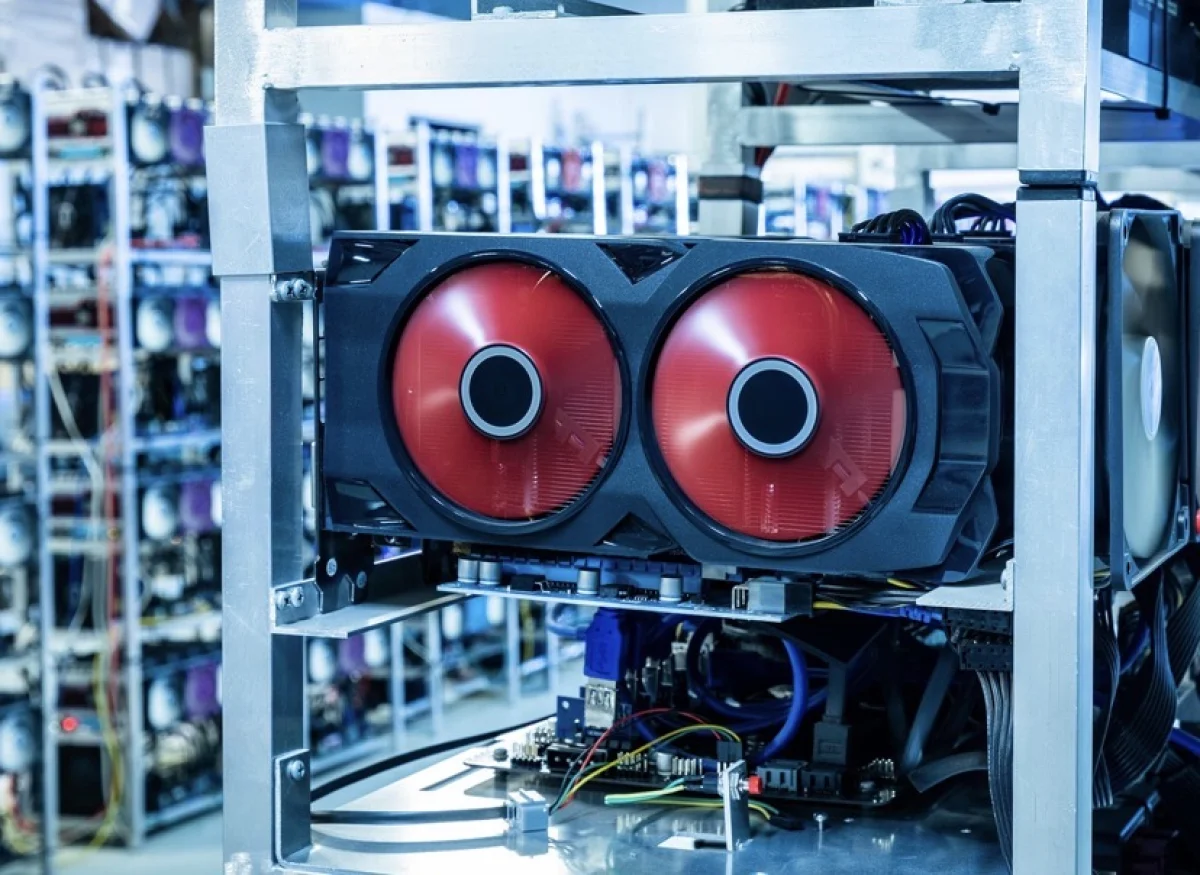 Попытка вывоза майнинговых серверов: суд постановил конфисковать оборудование на 500 млн тенге