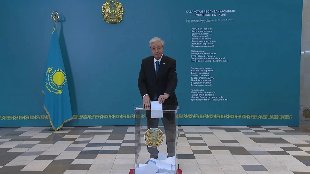 Президент Қасым-Жомарт Тоқаев республикалық референдумда дауыс берді