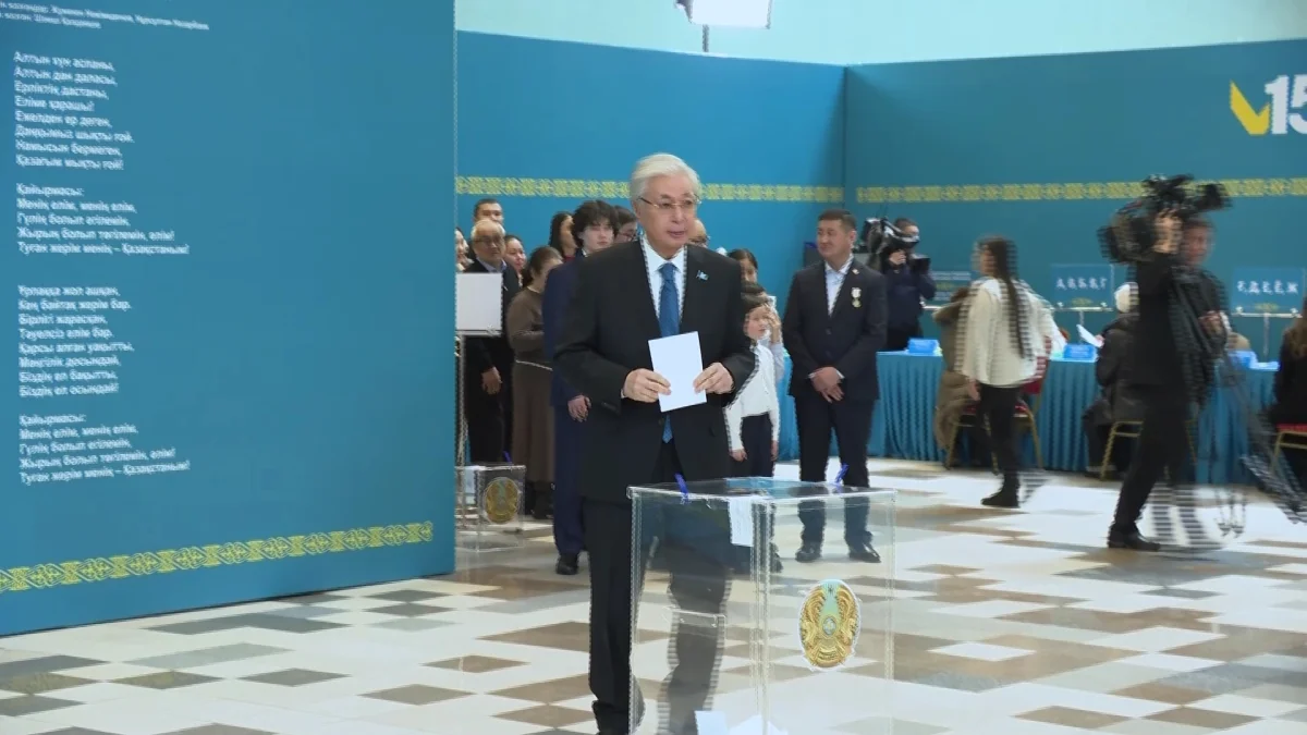 Президент Қасым-Жомарт Тоқаев республикалық референдумда дауыс берді