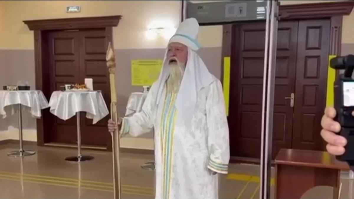 "Ерекше вайб": дауыс беруге ерекше образбен келгендер