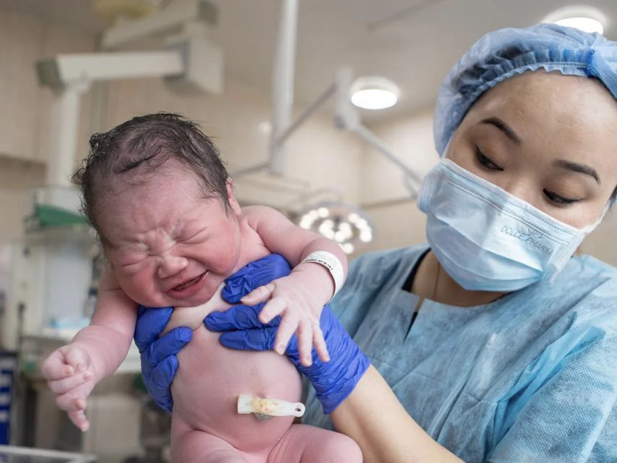 В день референдума в Казахстане родились 585 детей