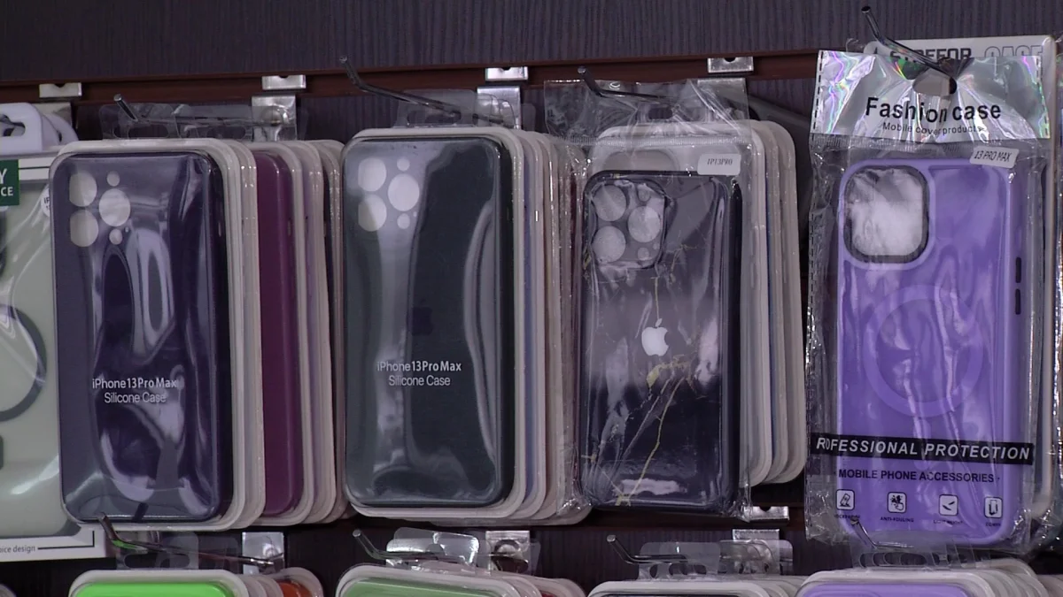 Шетелдан әкелінген телефондар неге бұғатталып жатыр?