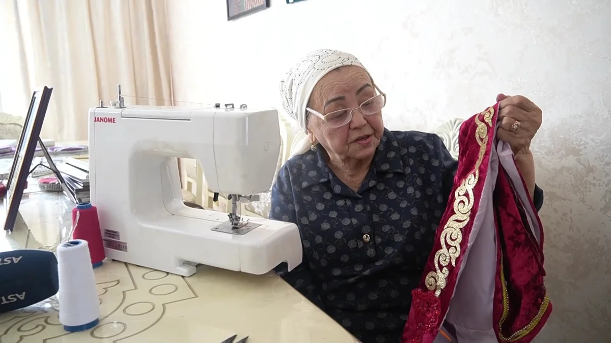 Оралдық ісмер Мәнзила Нұрмұханбетова әлемдік рекорд иегері атанды