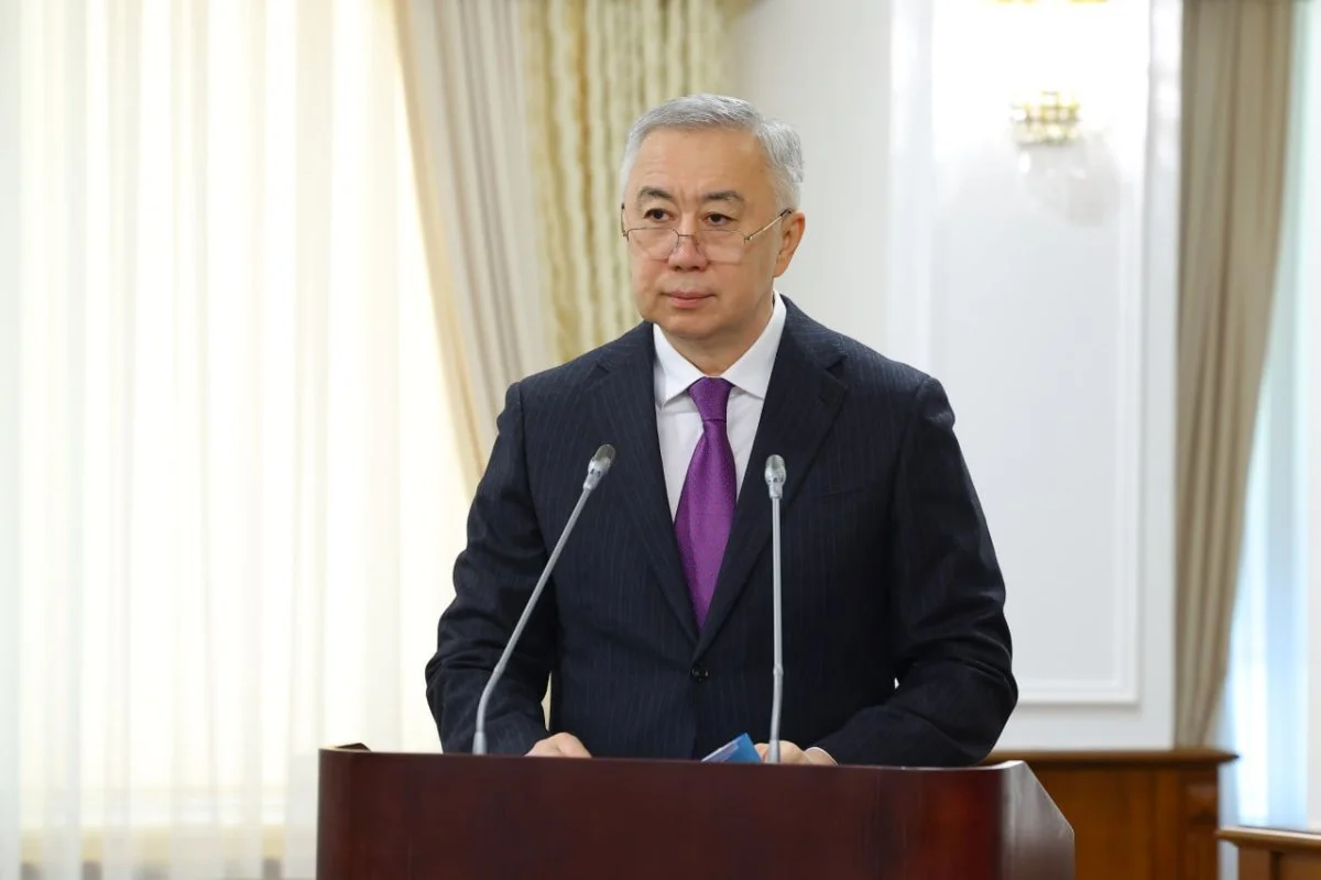 Астана мен Алатау қаласының мәртебесі арнайы конституциялық заңдармен бекітіледі