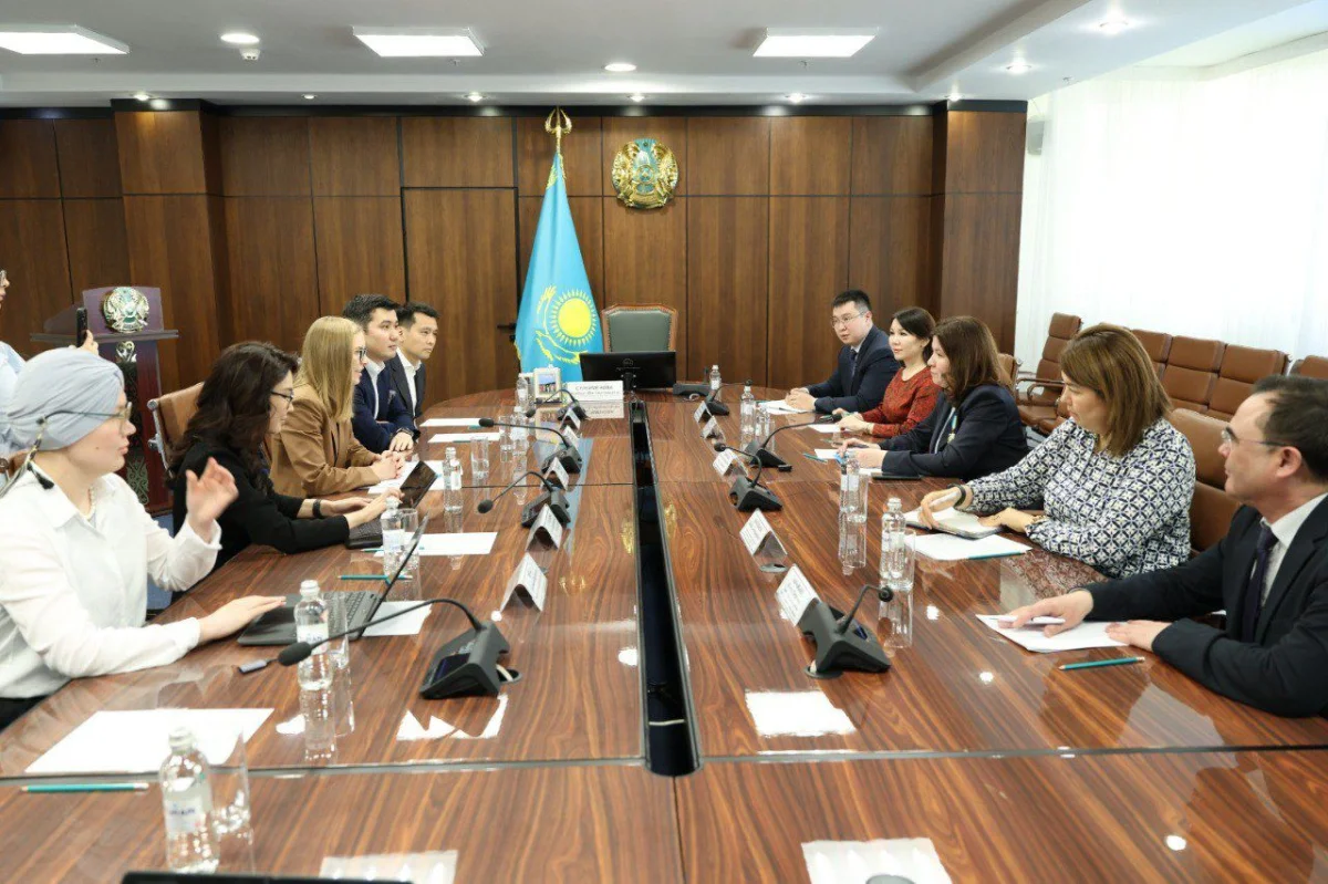 Қазақстан мектептеріндегі цифрлық трансформация: Оқу-ағарту министрі Google for Education басшылығымен кездесті