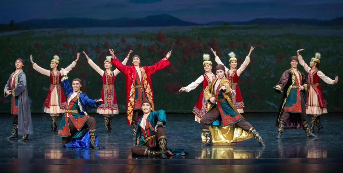 Казахстанские артисты представили гала-концерт в Бухаресте в честь Наурыза