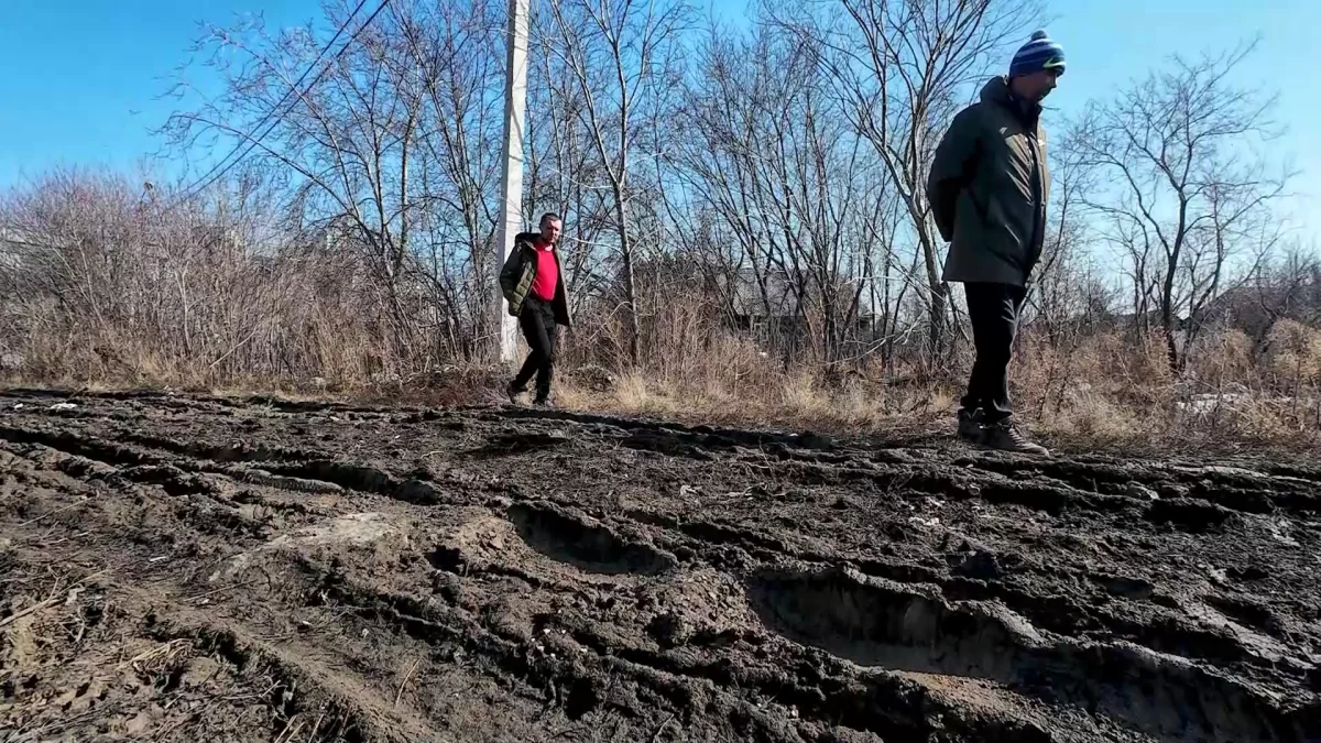 Свыше двух десятков домов микрорайона КопАй в Петропавловске утопают в грязи