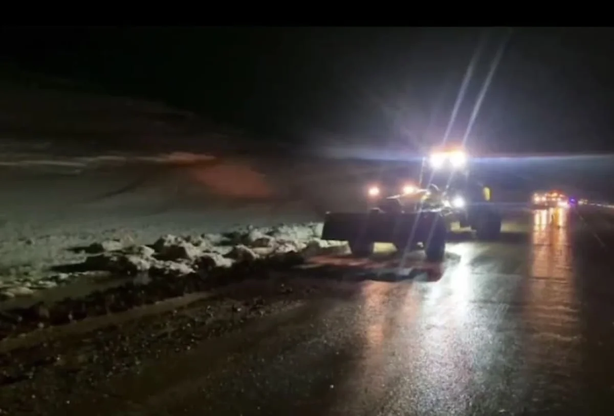 Талые воды залили республиканскую трассу