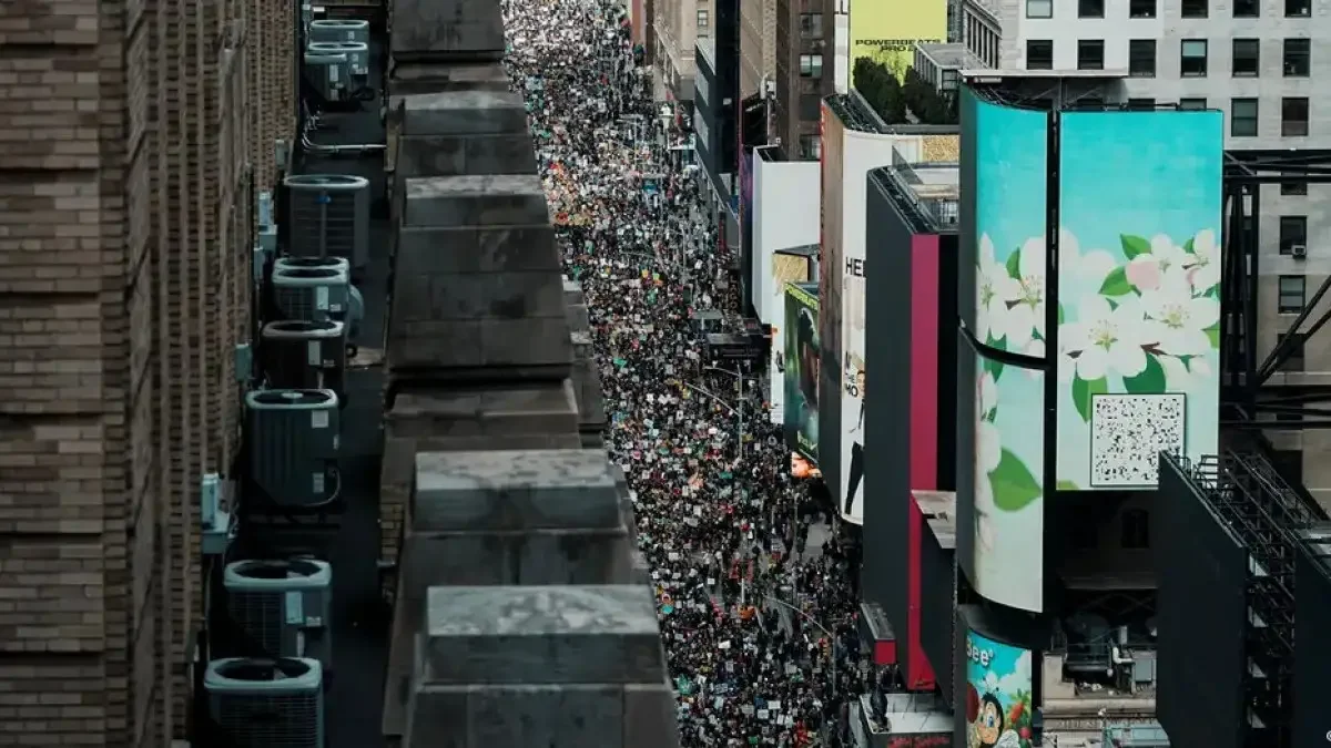 8 млн адам жаппай наразылық шеруіне шықты