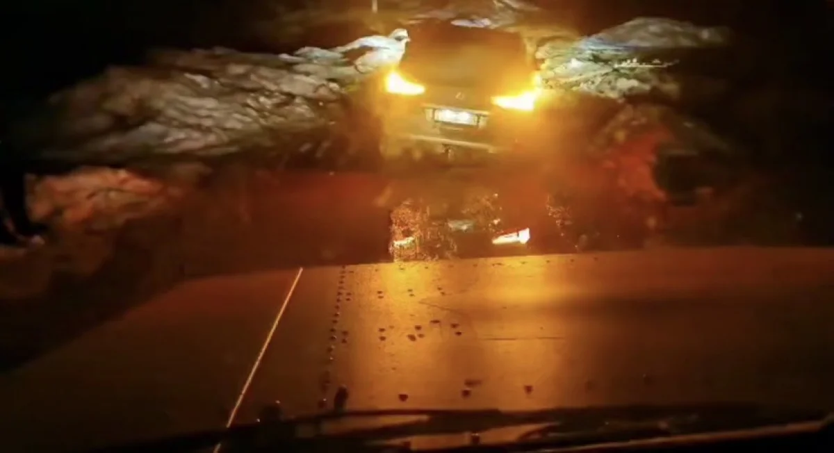 Талый снег затопил дороги: спасатели вызволили шесть человек из грязевой западни в Акмолинской области