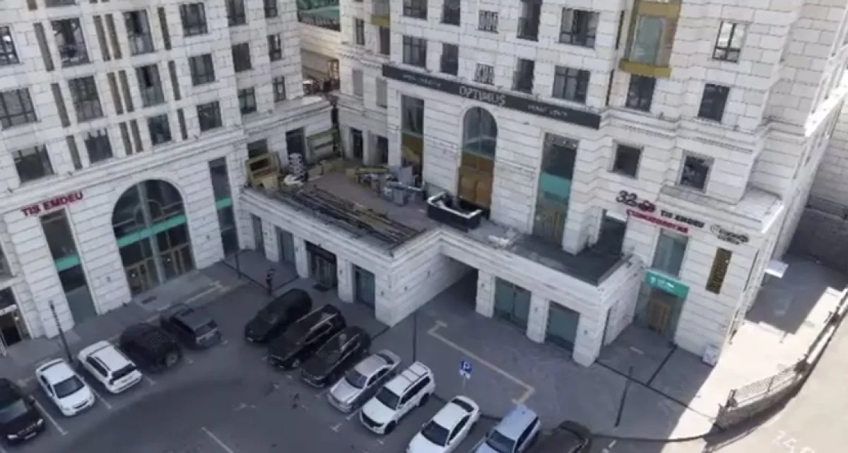 Незаконную террасу ресторана демонтировали по решению суда в Алматы